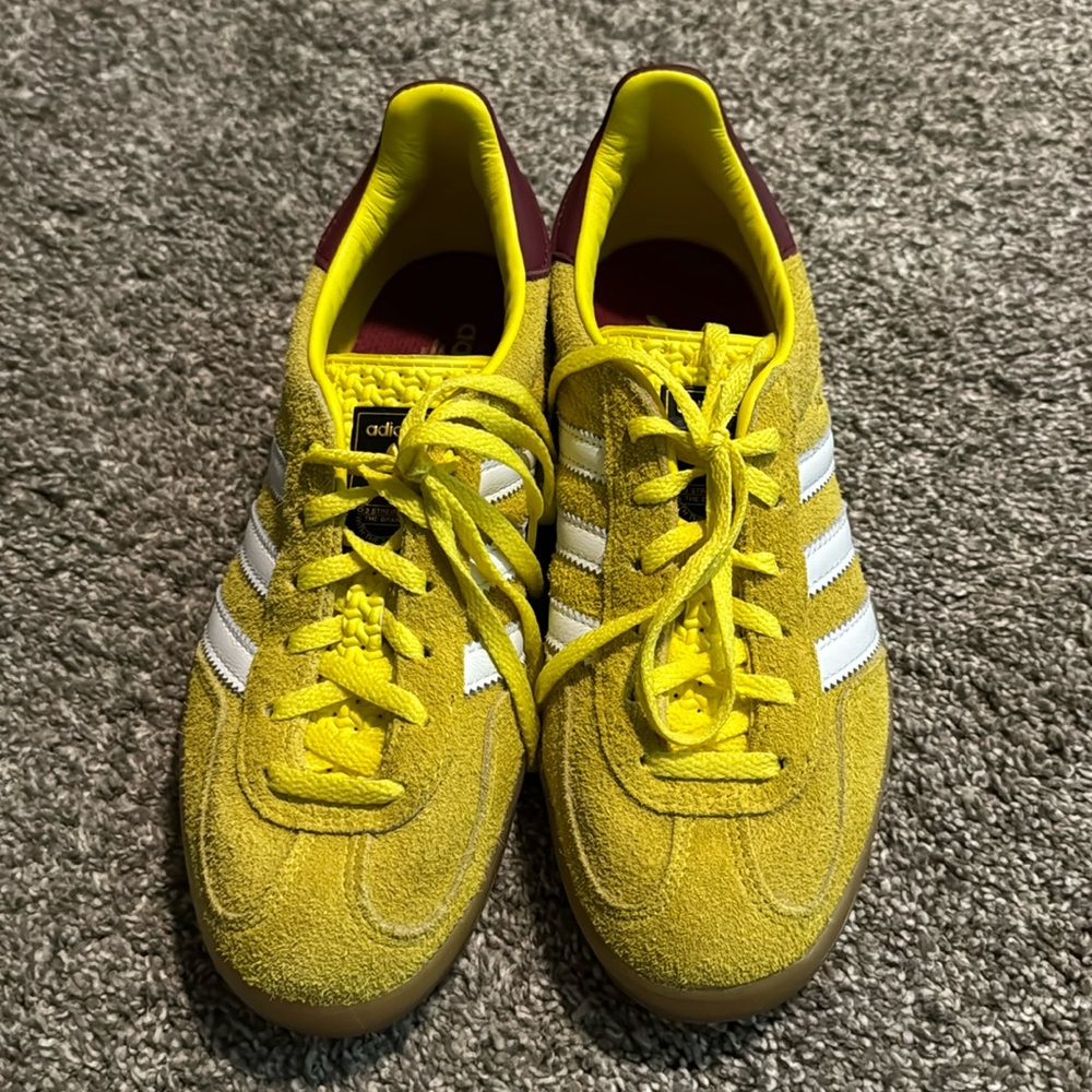 Women’s adidas Gazelle indoor original shoes W6.5 yellow